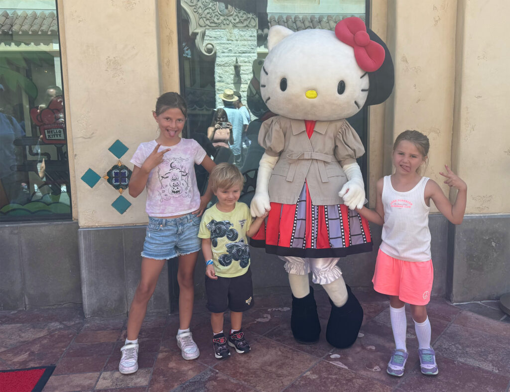 Hello Kitty encounter
